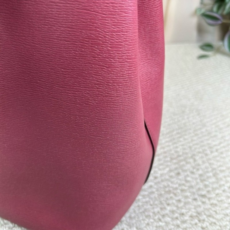 Gucci古馳馬銜扣牛皮包 配肩帶可單肩斜挎手提 內裡米白色 做工精緻 容量大 日常通勤百搭-11