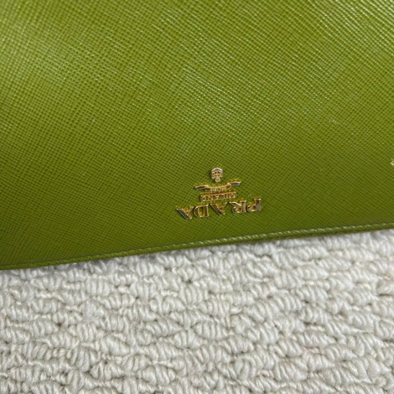 PRADA普拉達綠色長款錢包 拉鍊開合 卡位多 容量足 日常攜帶方便百搭-3