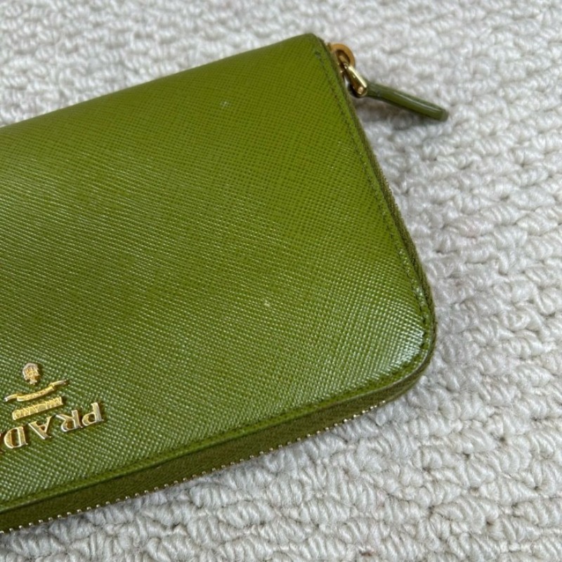 PRADA普拉達綠色長款錢包 拉鍊開合 卡位多 容量足 日常攜帶方便百搭-6
