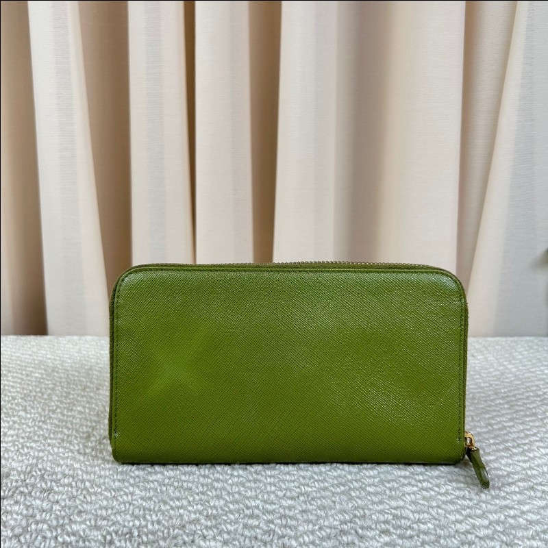PRADA普拉達綠色長款錢包 拉鍊開合 卡位多 容量足 日常攜帶方便百搭-10