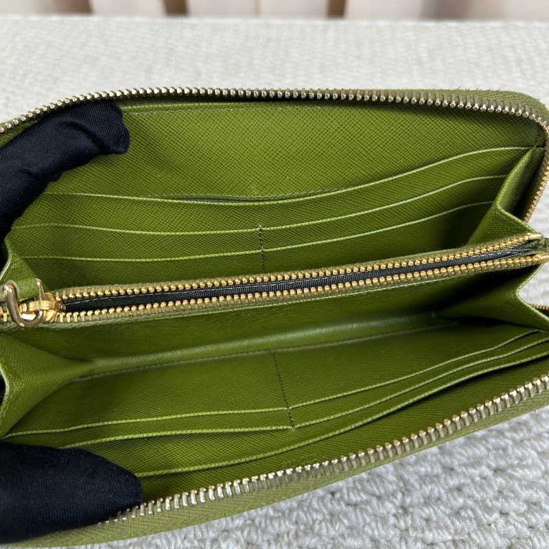 PRADA普拉達綠色長款錢包 拉鍊開合 卡位多 容量足 日常攜帶方便百搭-36