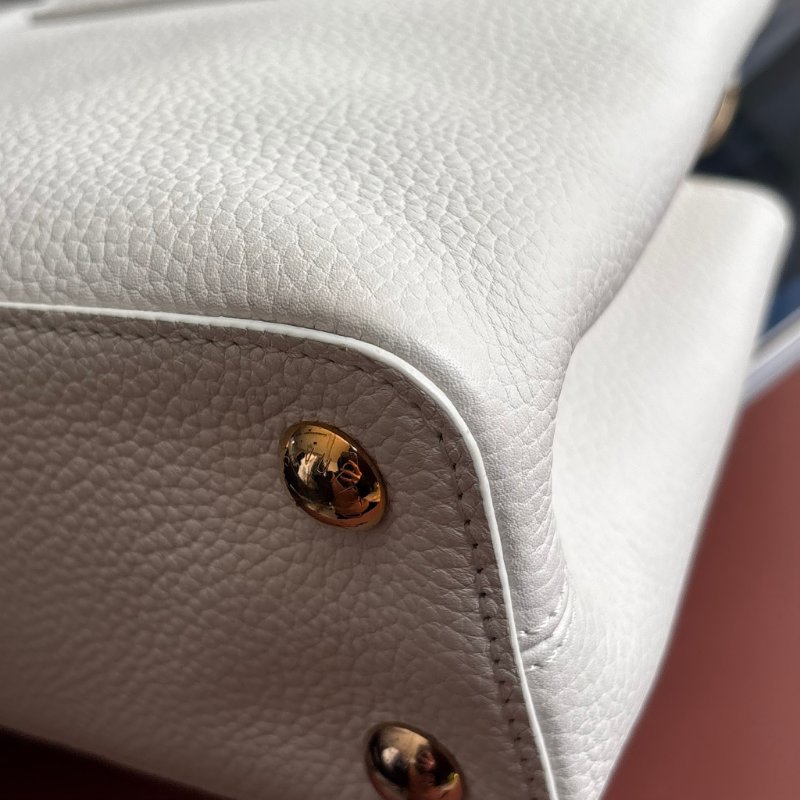 限定款 ::Louis Vuitton:: M59883 Capucines BB 米白x鵝黃色 手提包 斜背包 兩用包 彩色背帶-14