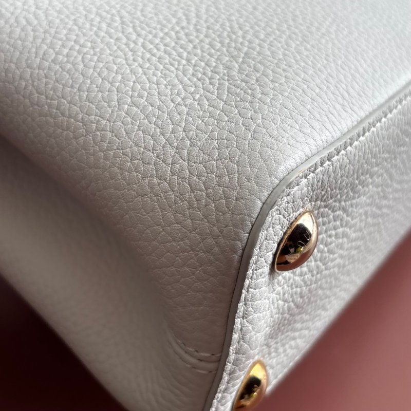 限定款 ::Louis Vuitton:: M59883 Capucines BB 米白x鵝黃色 手提包 斜背包 兩用包 彩色背帶-16