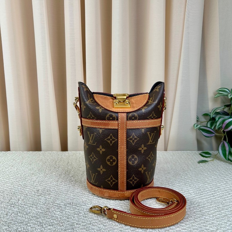 sh smd ZZZ LV路易威登Duffle系列老花薯條包 可手提單肩斜挎 造型感太強了 背上秒變時髦精 大小容量也非常友好-0