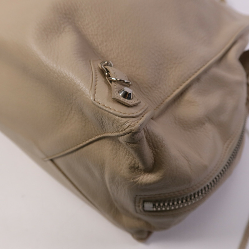 BALENCIAGA 牛皮皮革Papier A4 Zip Around銀扣肩背袋-8