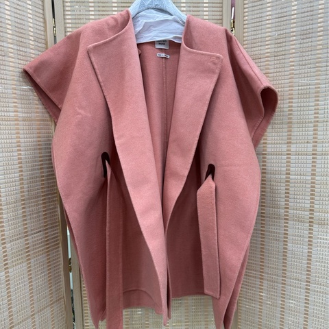 Hermes愛馬仕 全新吊牌 34碼 粉紅羊絨斗篷外套