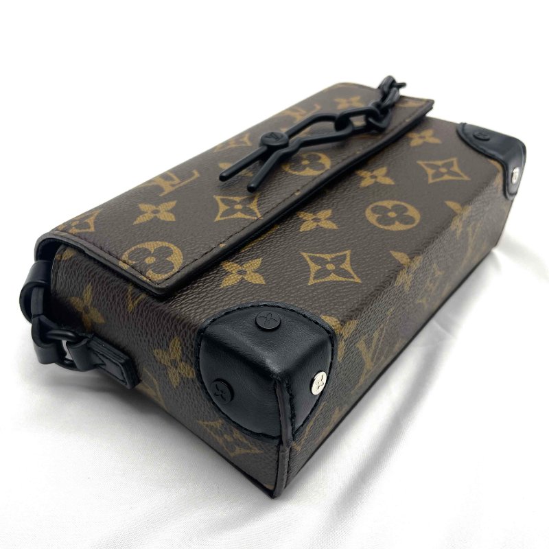 LV字紋Steomer斜背包-3