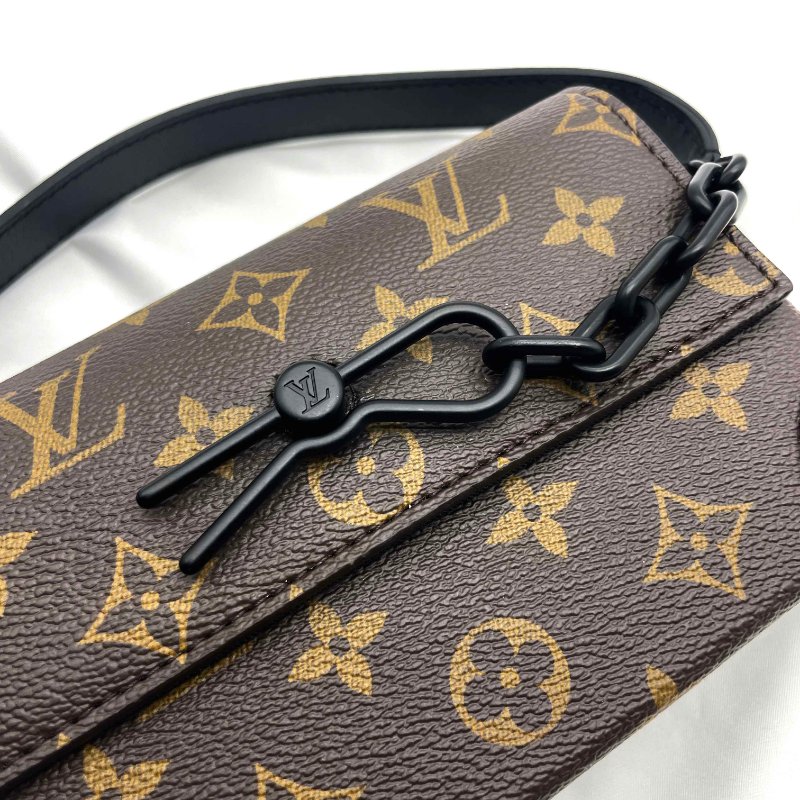 LV字紋Steomer斜背包-8