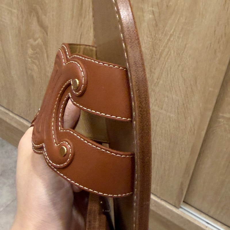 Celine 咖牛皮Marina凱旋門拖鞋-7