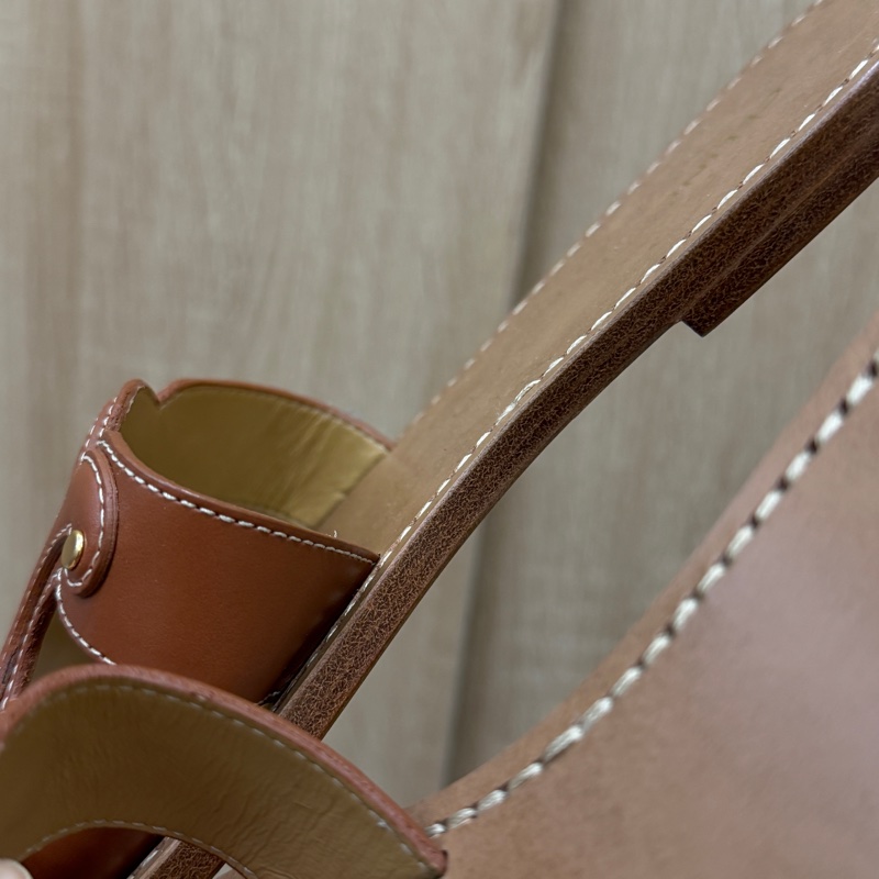 Celine 咖牛皮Marina凱旋門拖鞋-12