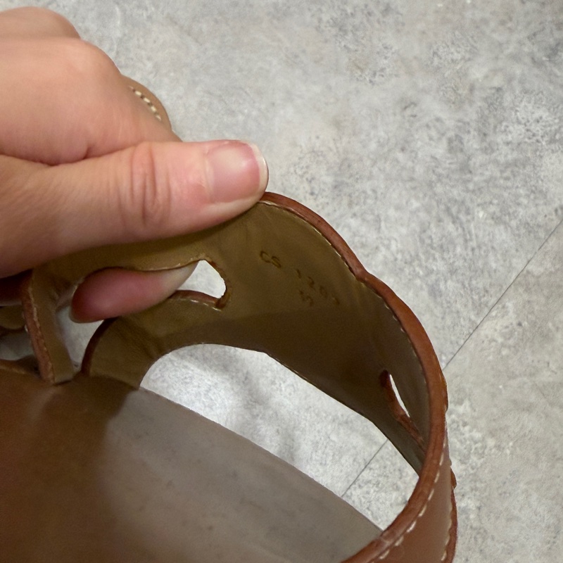 Celine 咖牛皮Marina凱旋門拖鞋-14