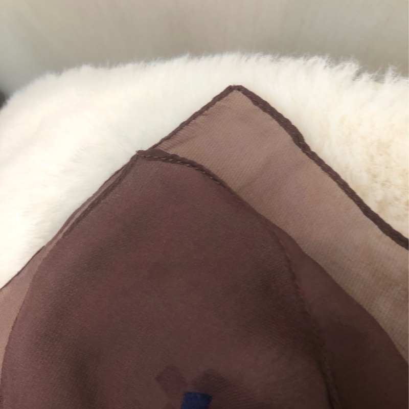 FENDI 啡藍色絲巾 XB789-7