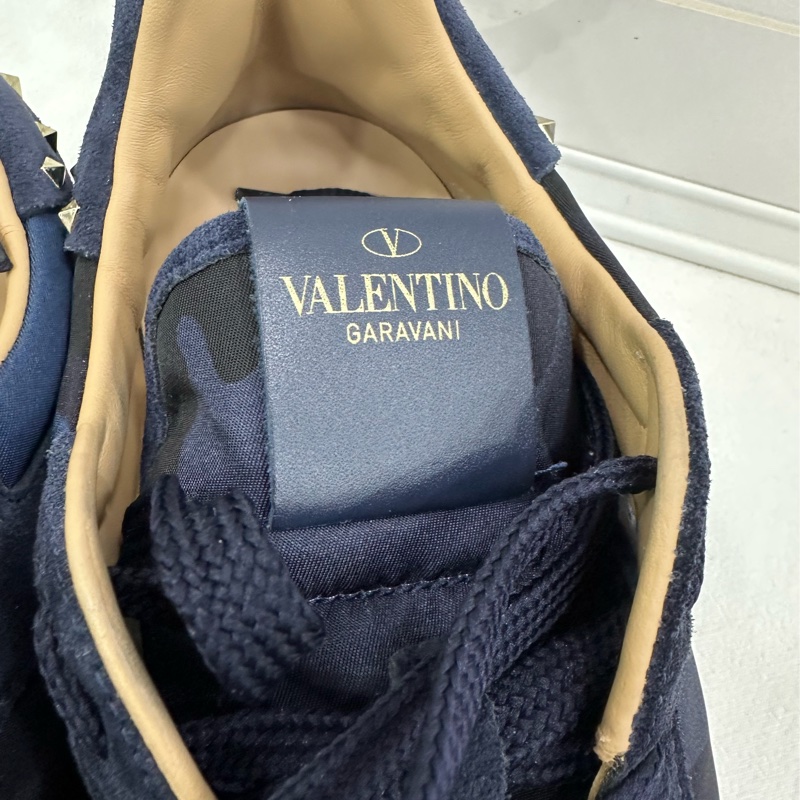 Valentino 藏黑色迷彩鉚釘款 42碼-3