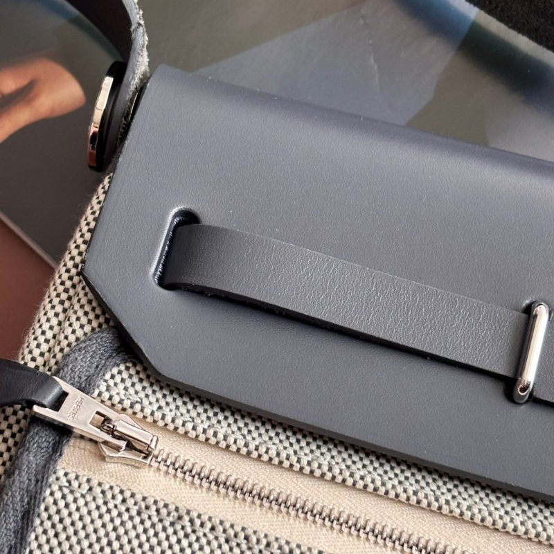 ::HERMES::W刻 MINI HERBAG20 石板灰皮革 帆布斜背包-8