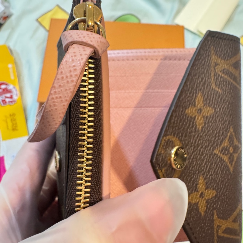 LV女短夾（全新未用）-1