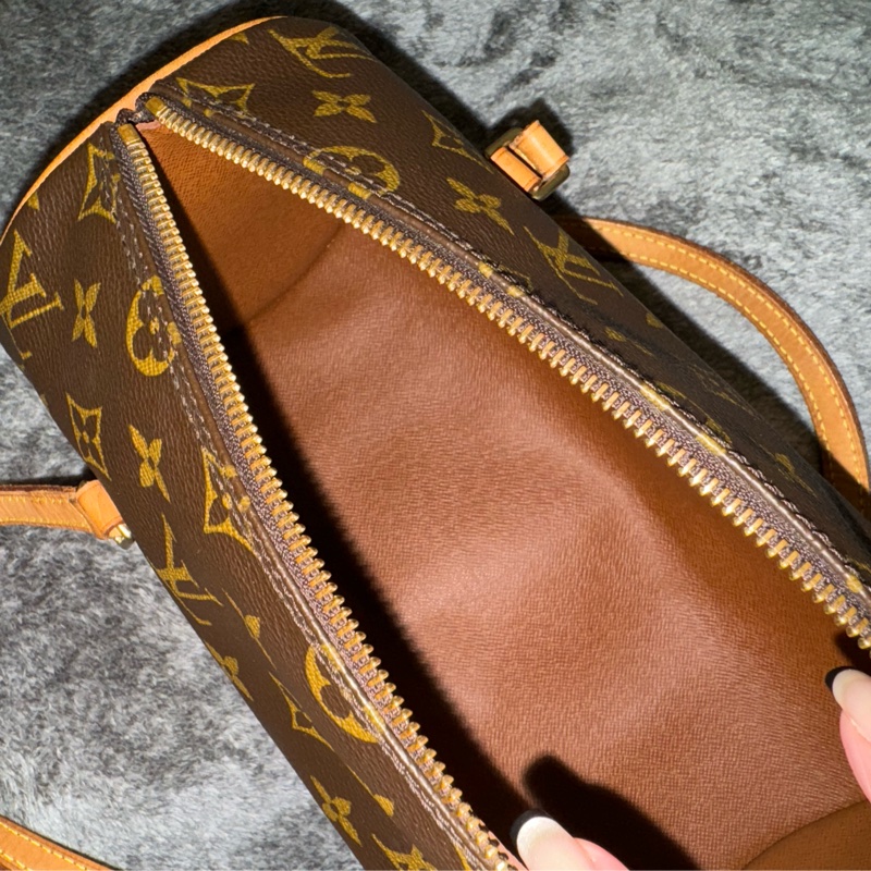 新上架❤️🔥LV Papillon 巴比隆26🤎有塵袋🤎老花圓筒包-28