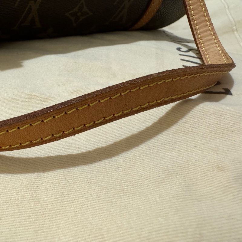 新上架❤️🔥LV Papillon 巴比隆26🤎有塵袋🤎老花圓筒包-45