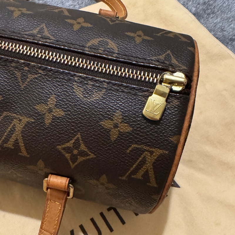 新上架❤️🔥LV Papillon 巴比隆26🤎有塵袋🤎老花圓筒包-50