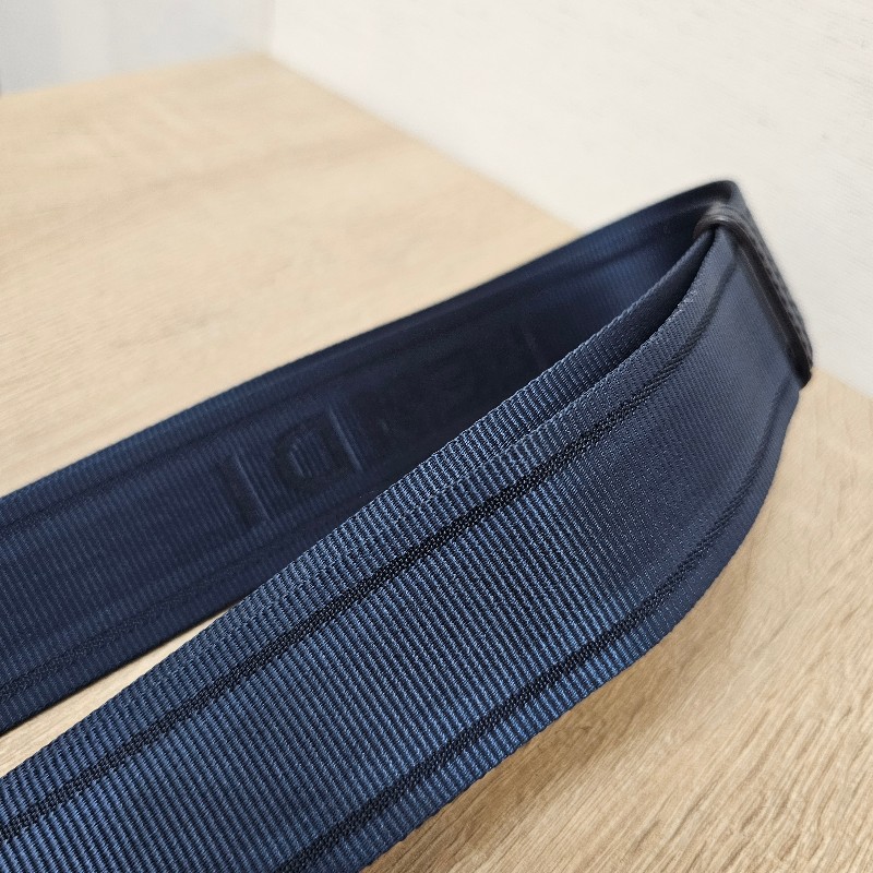 [質感好物過年福利出🧧]Fendi深藍牛皮FF logo拉鏈肩斜背相機包-14