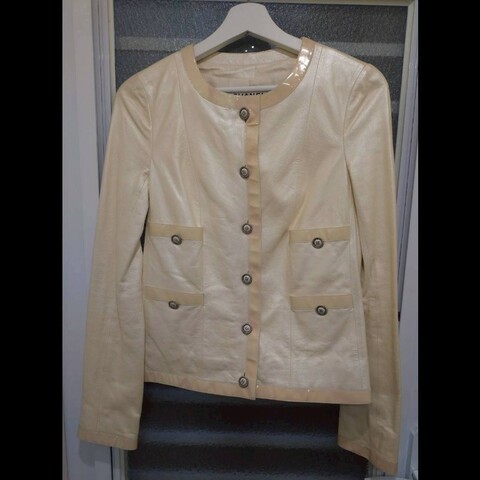 Chanel 珠光膚皮漆皮邊四口袋皮外套