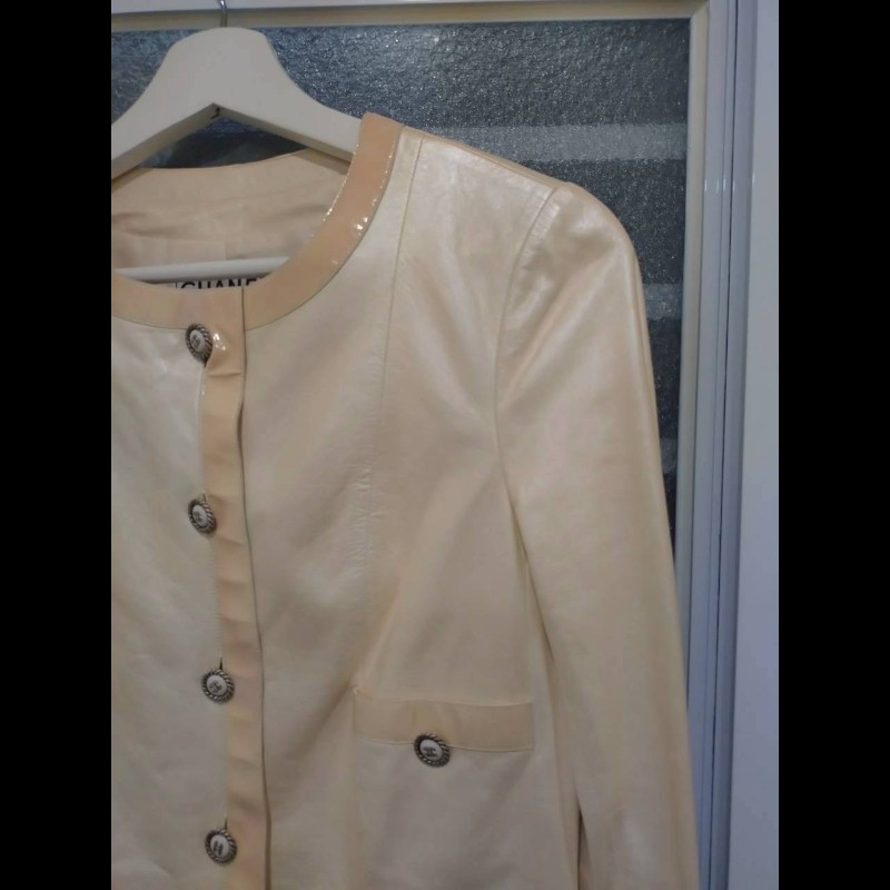 Chanel 珠光膚皮漆皮邊四口袋皮外套-14