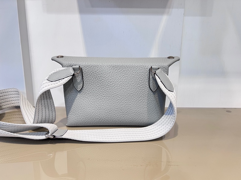 Hermes 冰川藍Togo皮Videpiches銀釦肩斜背包-1