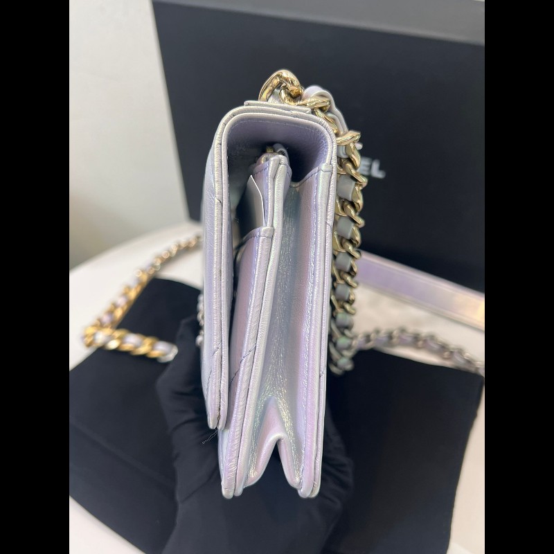 Chanel 19 wallet on chain iridescent-3