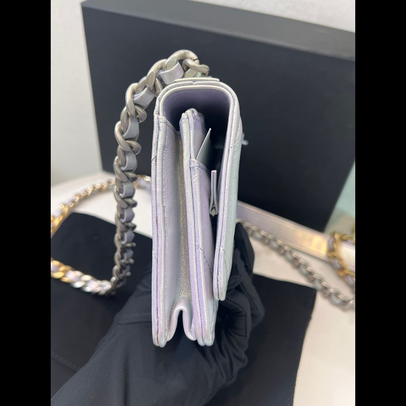Chanel 19 wallet on chain iridescent-4