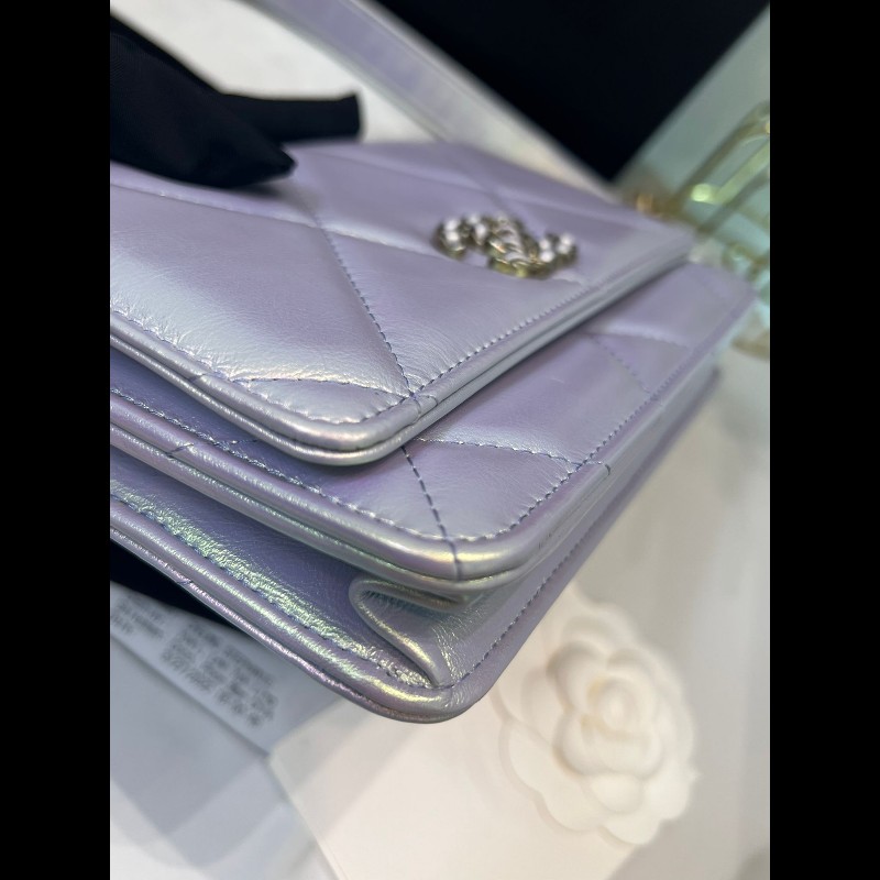 Chanel 19 wallet on chain iridescent-7