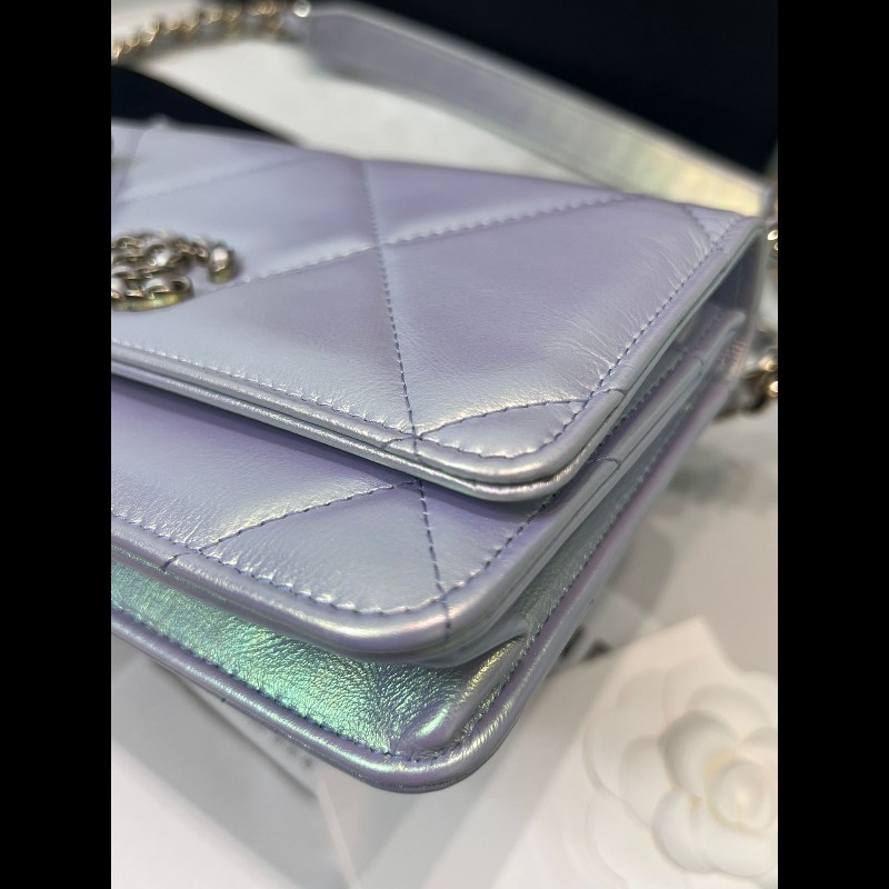 Chanel 19 wallet on chain iridescent-9