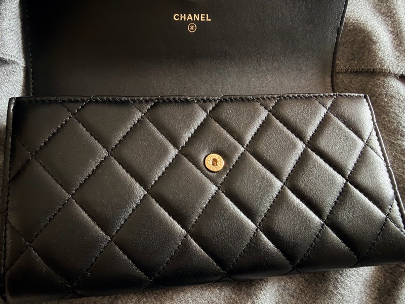 Chanel 黑金羊皮長夾-17