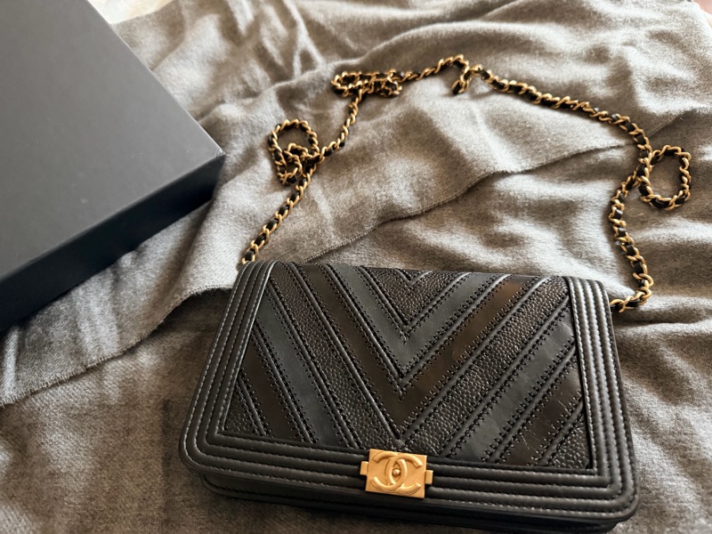 Chanel 限量款黑金 牛皮 BOY woc-6