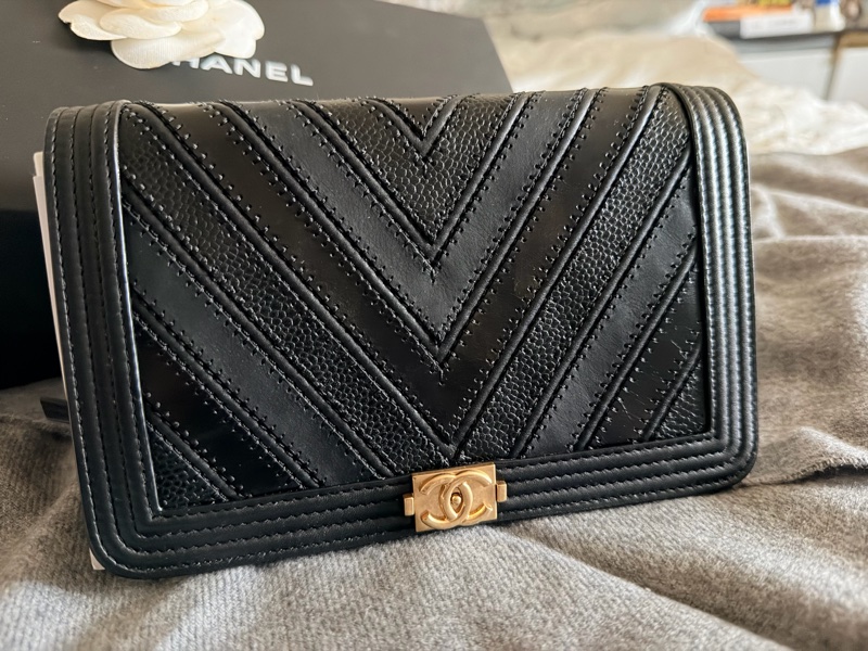 Chanel 限量款黑金 牛皮 BOY woc-7
