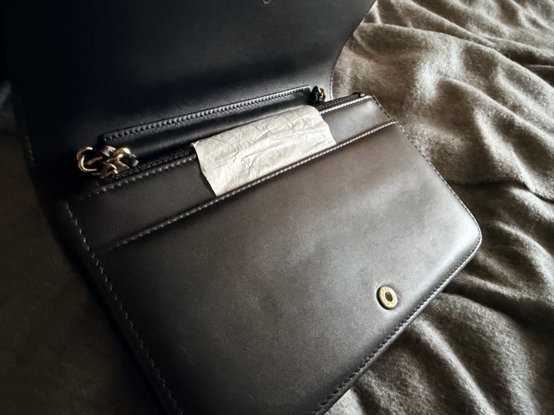 Chanel 限量款黑金 牛皮 BOY woc-15