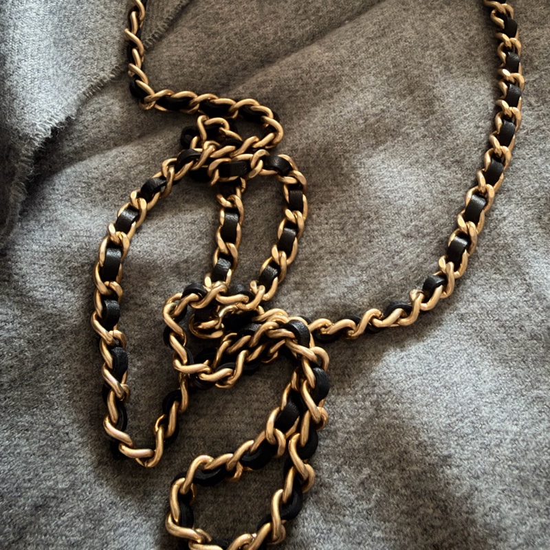 Chanel 限量款黑金 牛皮 BOY woc-16