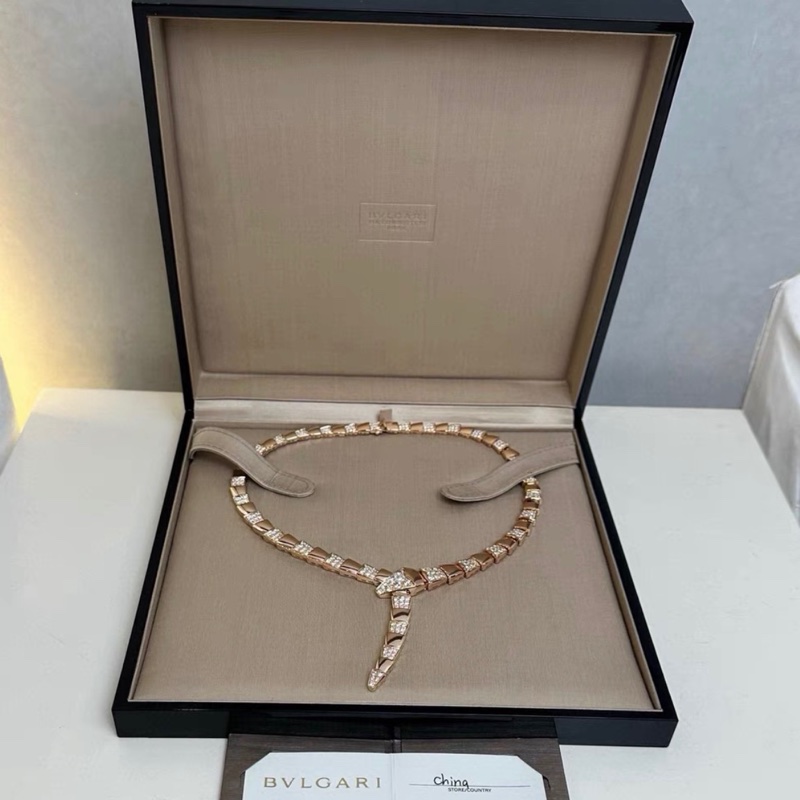 22年有保咭🐍 Bvlgari寶格麗 Serpenti Viper 玫瑰金滿鑽 寬版蛇形 靈蛇 蛇頭項鍊-4