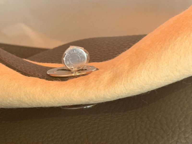 Hermès Lindy 26｜深灰銀扣｜2026 專櫃最新購入K 刻印-5