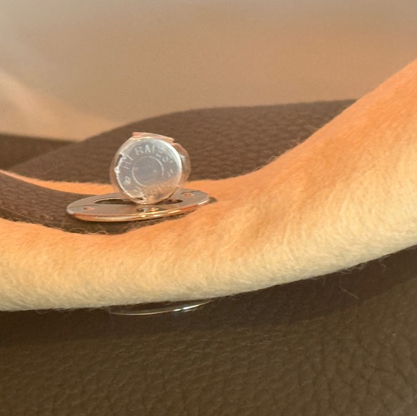 Hermès Lindy 26｜深灰銀扣｜2026 專櫃最新購入K 刻印-10