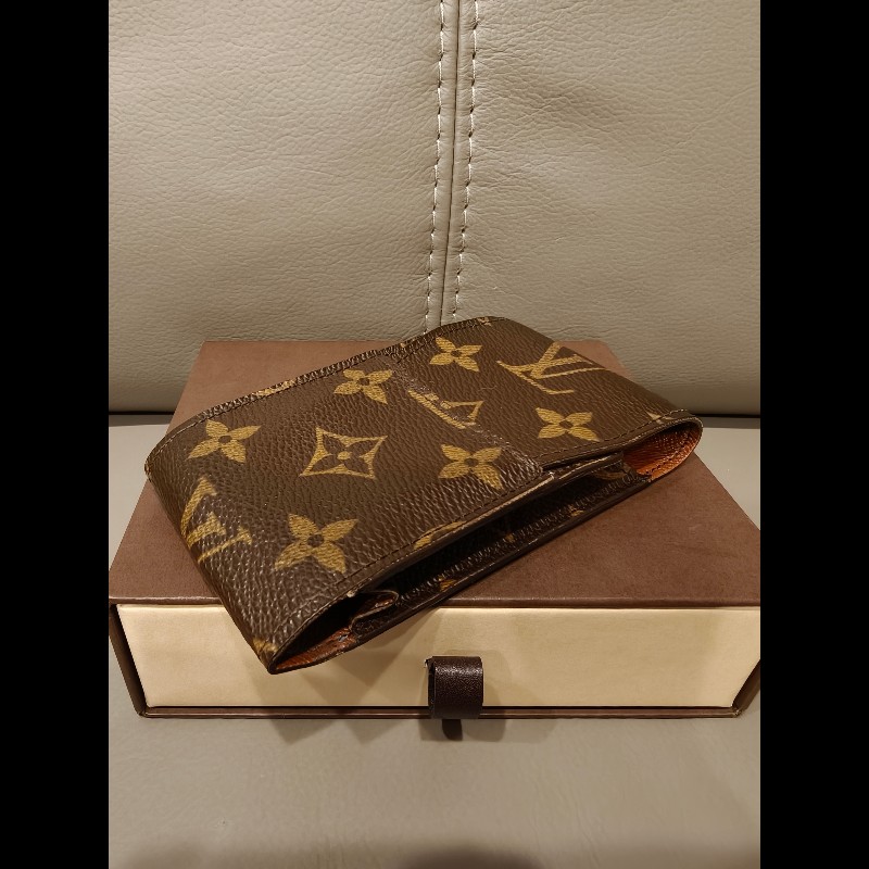日本帶回中古LV老花煙盒，使用狀況良好，絕版品
絕版產物，沒有黏皮，使用狀況如照片所示-3