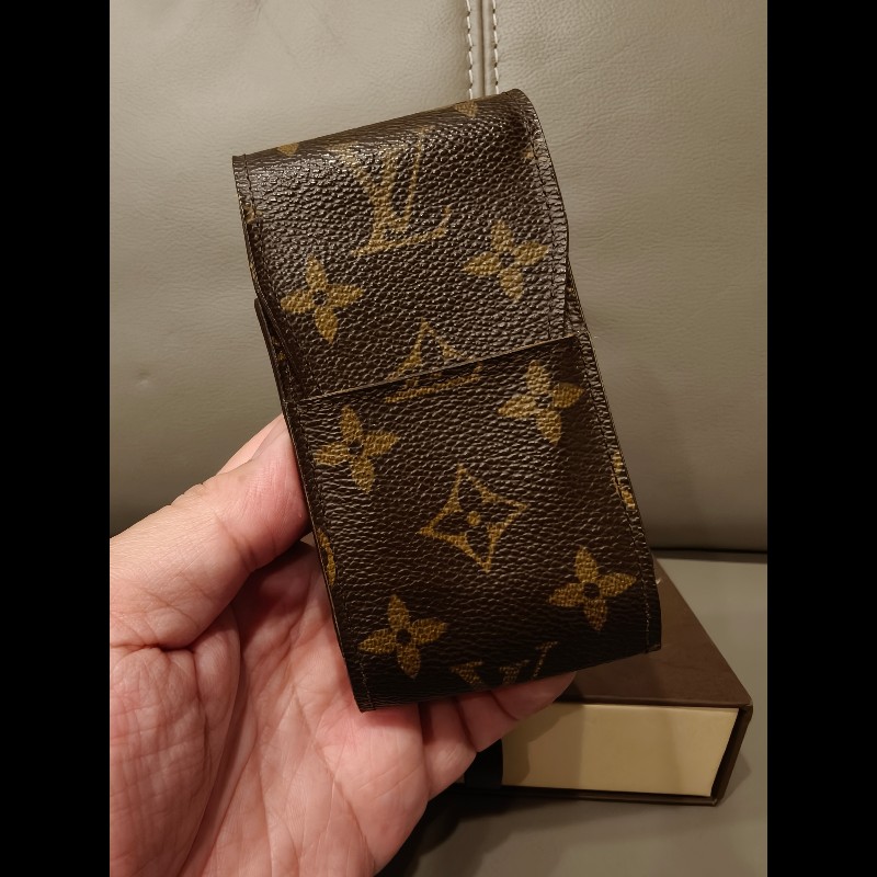 日本帶回中古LV老花煙盒，使用狀況良好，絕版品
絕版產物，沒有黏皮，使用狀況如照片所示-5