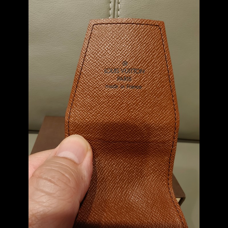 日本帶回中古LV老花煙盒，使用狀況良好，絕版品
絕版產物，沒有黏皮，使用狀況如照片所示-6