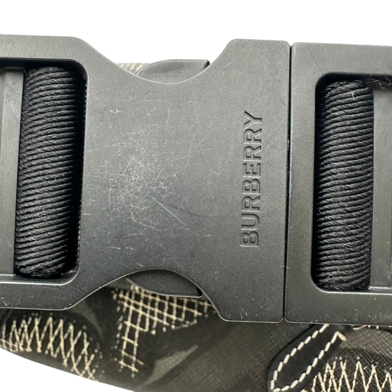 【美收精品】BURBERRY 黑色花紋腰包 C-148【隔月月中將轉賣至日本 上架期限30天】-8
