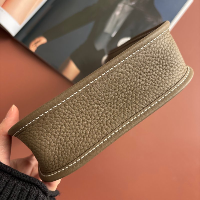 ::HERMES:: K刻 Mini Evelyne 16大象灰小牛皮金釦鏤空洞H LOGO灰背帶肩背斜背包-9