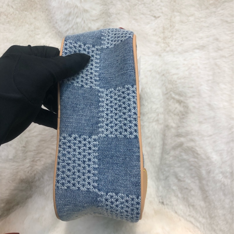 LV 牛仔棋盤格日字袋斜版 丹寜 男/女 XC197-2