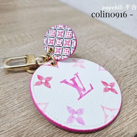 [品況新吊飾好物新年特價🧧] LV粉白老花金釦圓圈吊飾