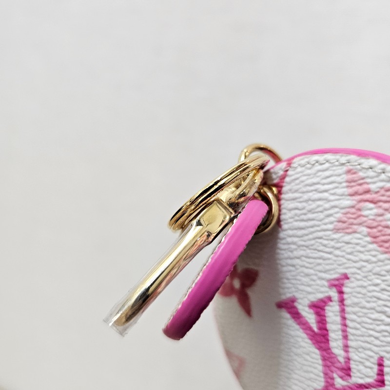 [品況新吊飾好物新年特價🧧] LV粉白老花金釦圓圈吊飾-9