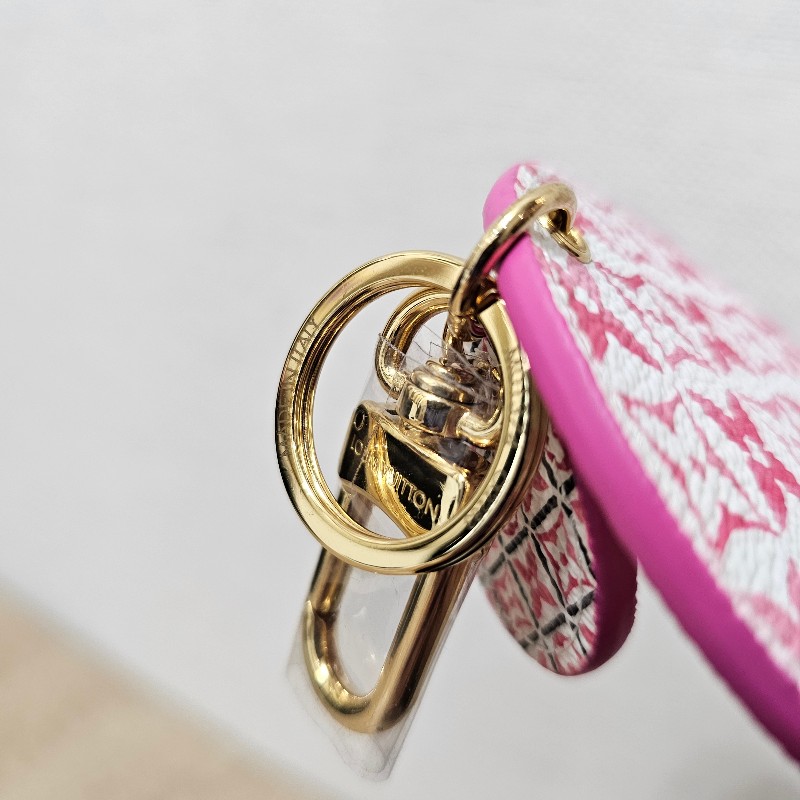 [品況新吊飾好物新年特價🧧] LV粉白老花金釦圓圈吊飾-12