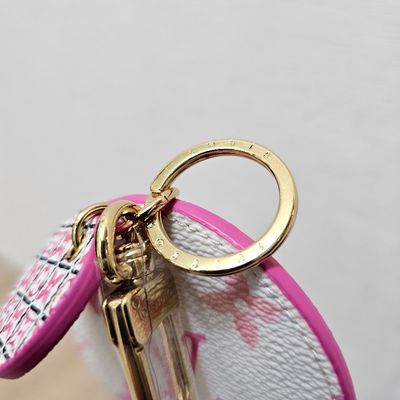 [品況新吊飾好物新年特價🧧] LV粉白老花金釦圓圈吊飾-13