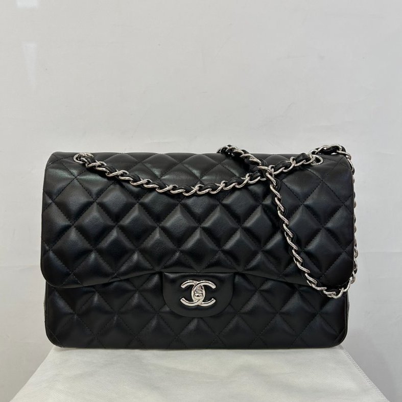 Chanel黑銀羊皮COCO FLAP JUMBO 30cm-0