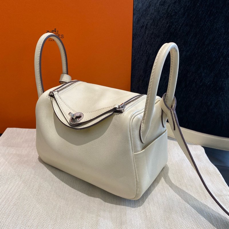 愛馬仕Hermes Lindy 奶油白銀扣Swift皮迷你包-3